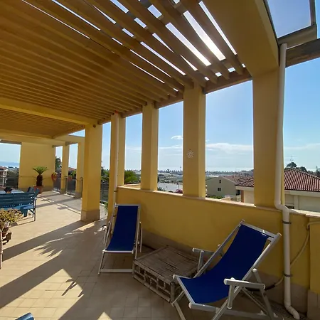 Spazioso Attico Vista Mare - Aia De Ma 12 شقة
