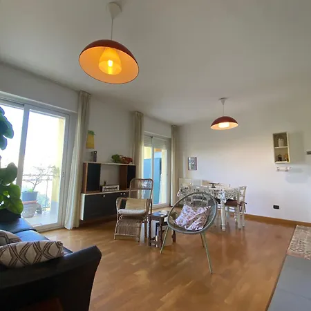 Spazioso Attico Vista Mare - Aia De Ma 12 * Albenga