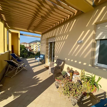 Spazioso Attico Vista Mare - Aia De Ma 12 Albenga
