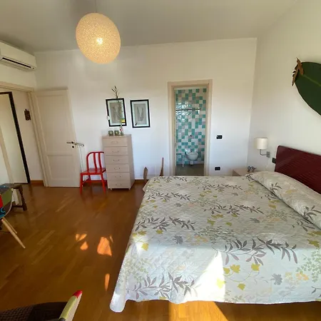Spazioso Attico Vista Mare - Aia De Ma 12 ألبينغا
